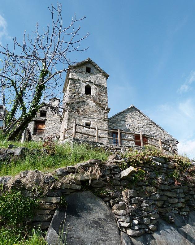 Tempio Lepontico di Montecrestese, antico edificio in pietra nel borgo storico della Val d'Ossola