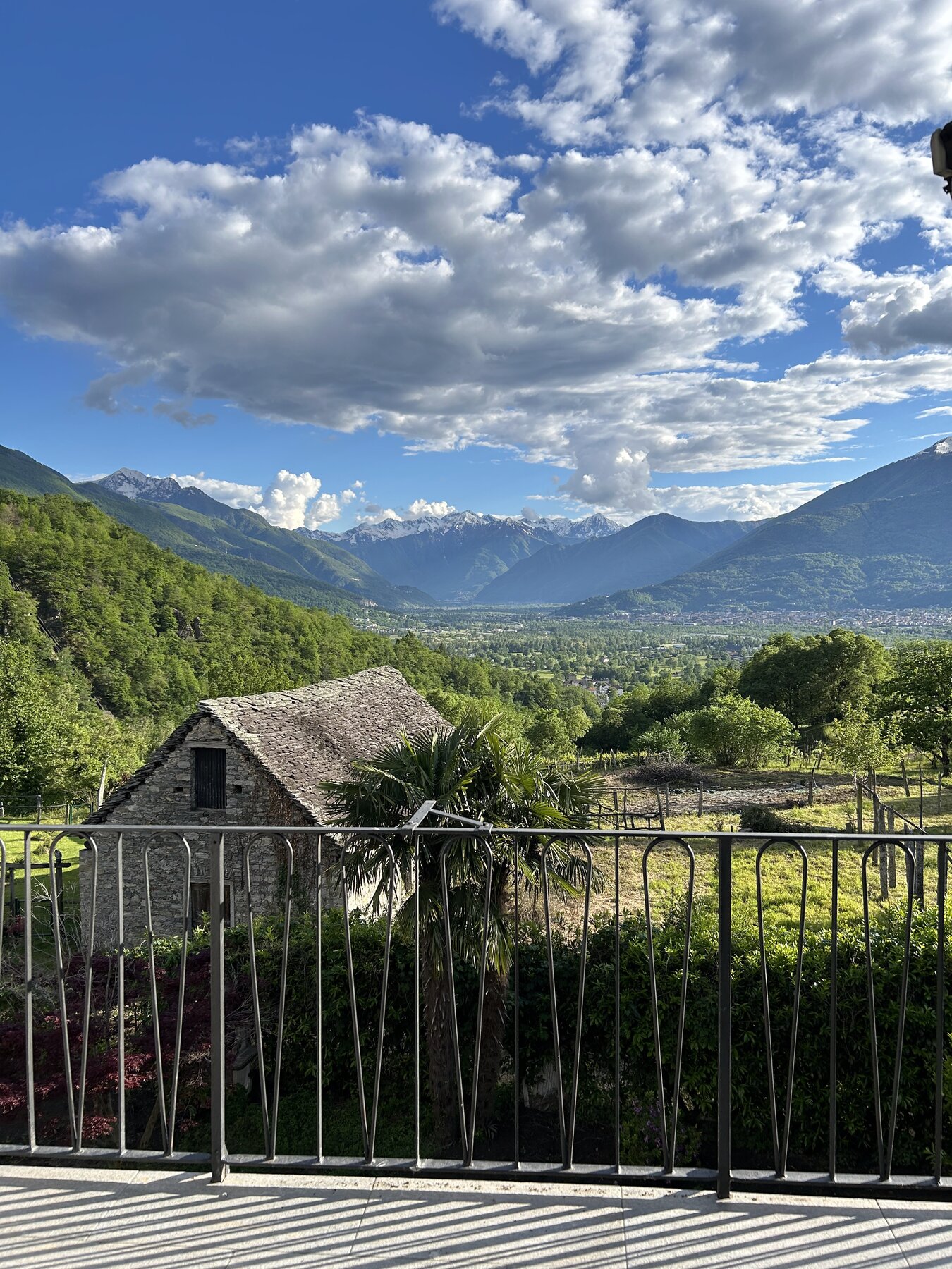 Vista panoramica sulla Val d'Ossola dalle Alpi piemontesi